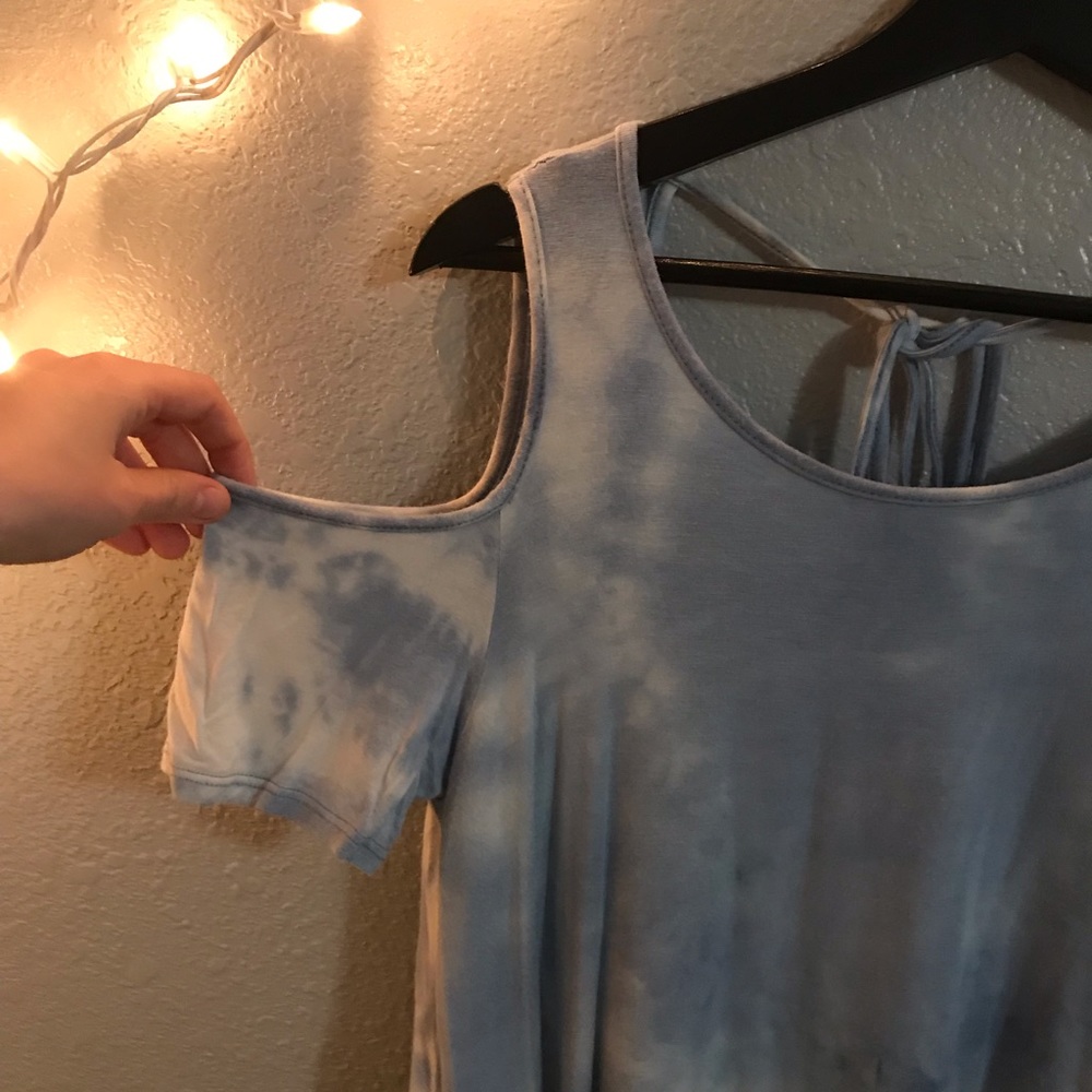 Open Shoulder Top - Picture 2 of 3